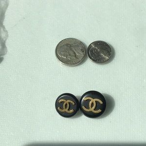 2 Chanel buttons